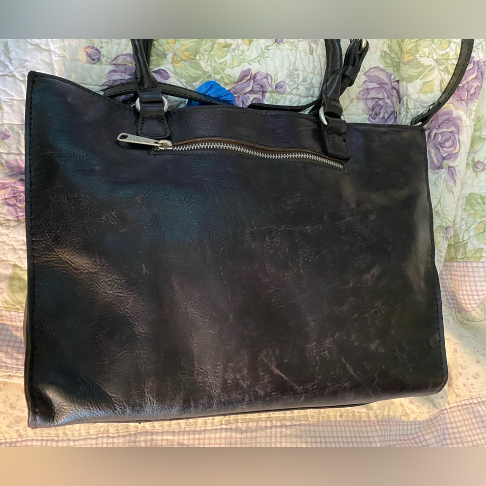 Patricia Nash Black and White crossbody Bag. Has not been used same condition. - Picture 3 of 9